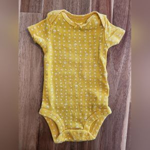 Yellow and white hearts onesie carter's,  newborn